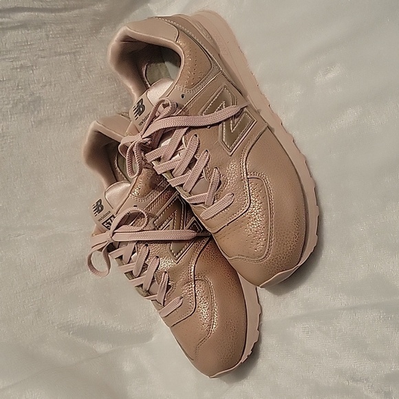 New Balance 574 Rose Gold women's sz 11 - Picture 2 of 4